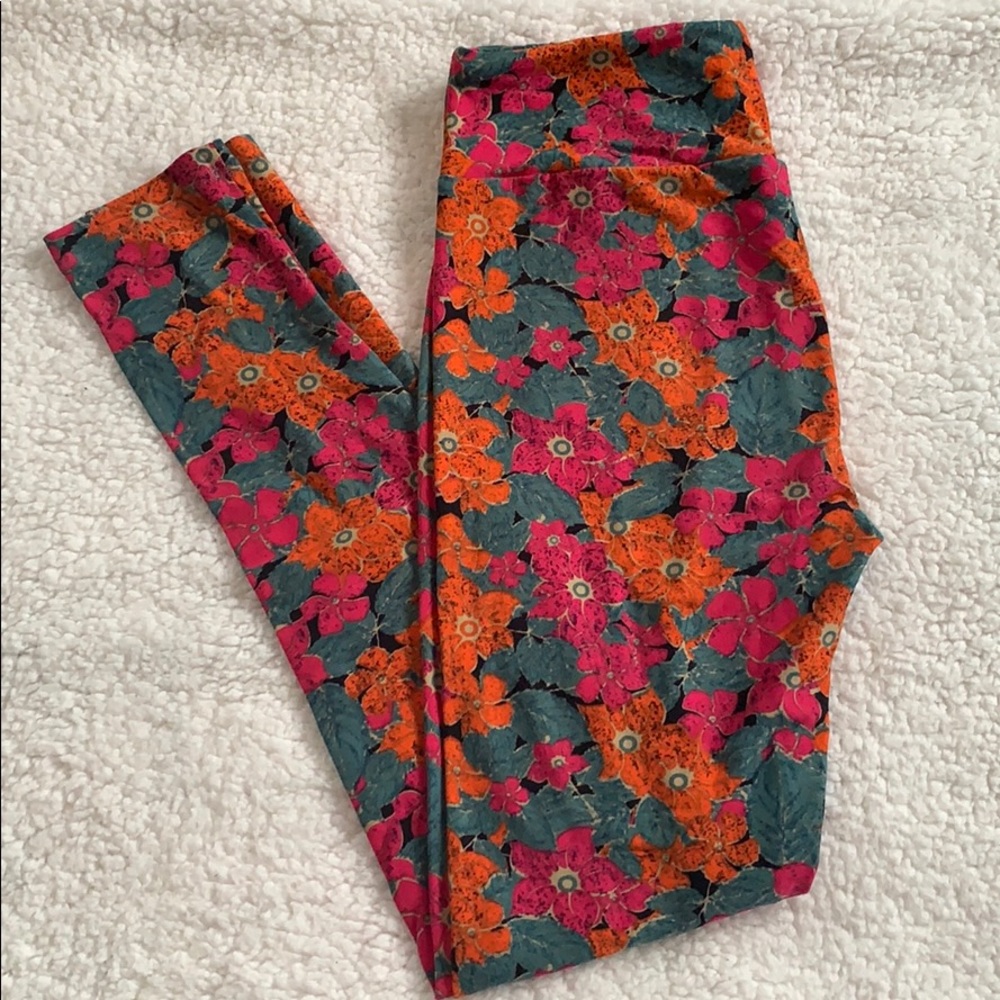 Lularoe ones size leggings (2-10)